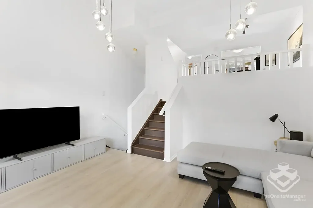 Freshly Renovated & Fully Furnished Two-Bedroom Townhouse in Central Bundall