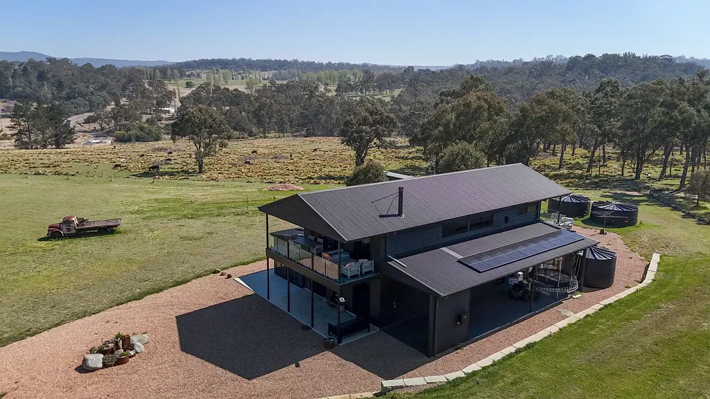 Tenterfield Industrial Style Meets Country Living