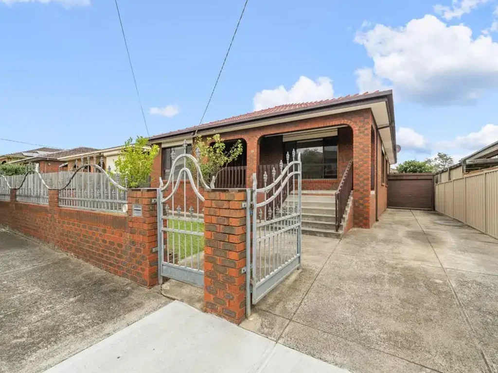 Charming Family Home for Lease in the Heart of Lalor!