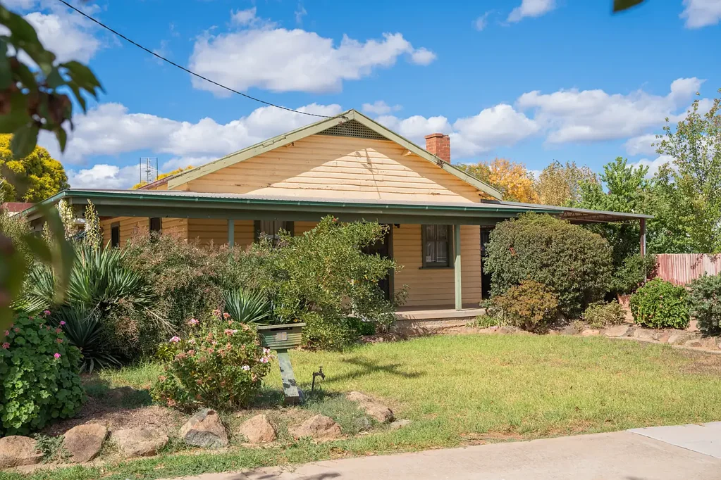 Parkes 3部屋 1,638 sqm Level Block Ready for Its Next Chapter