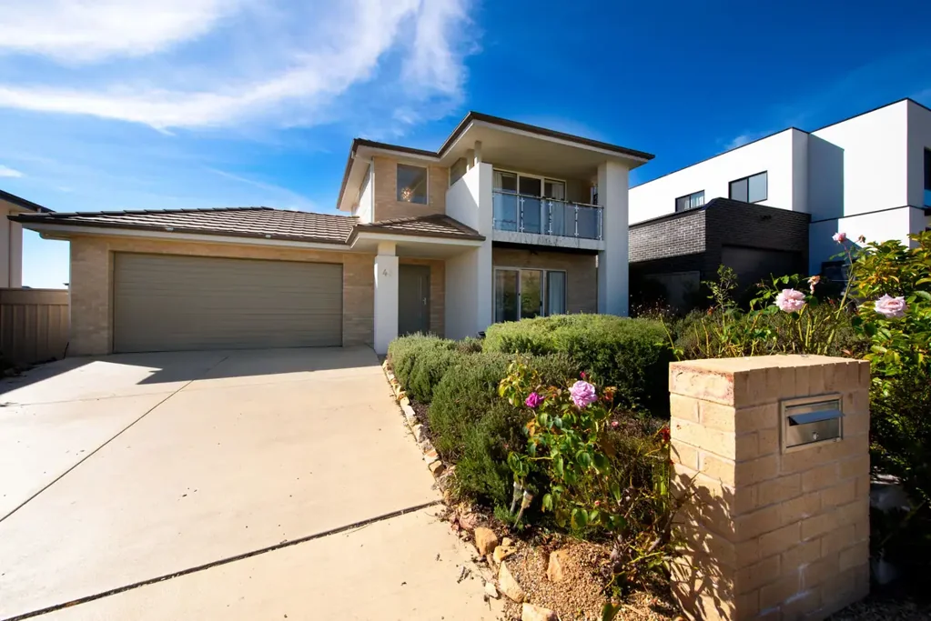 Huge Family Home in Lawson
