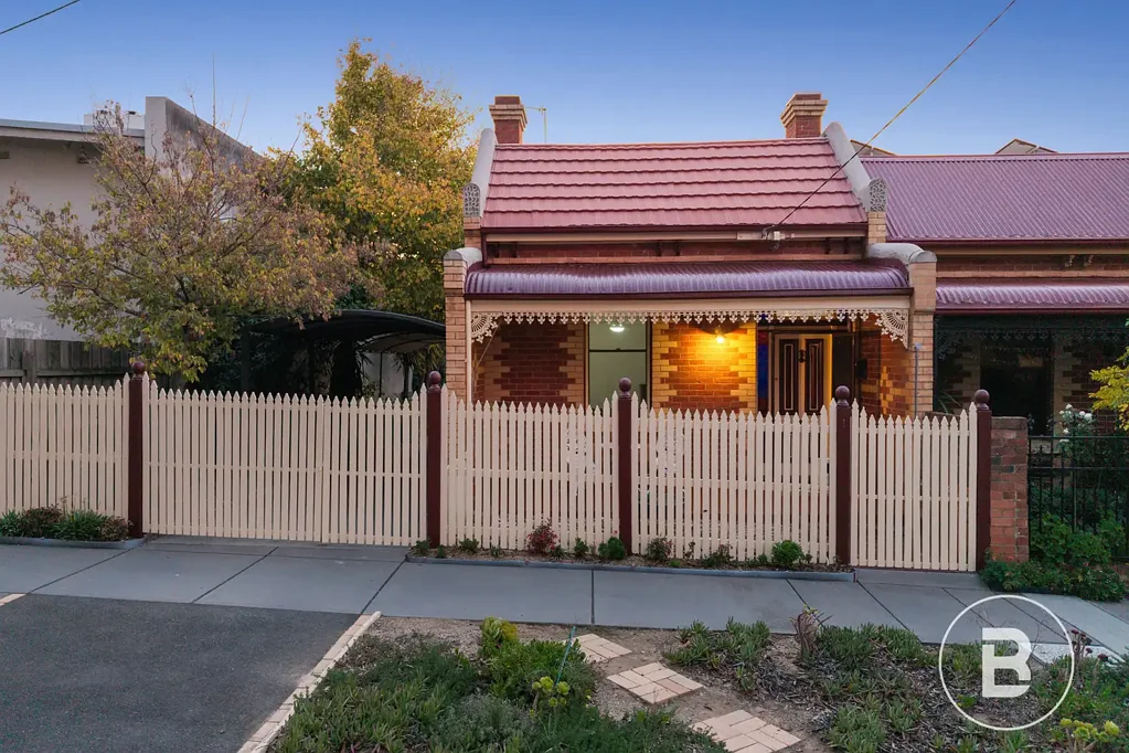 Ironbark 3ห้องนอน TIMELESS VICTORIAN CHARM WITH A PRIVATE COURTYARD SANCTUARY