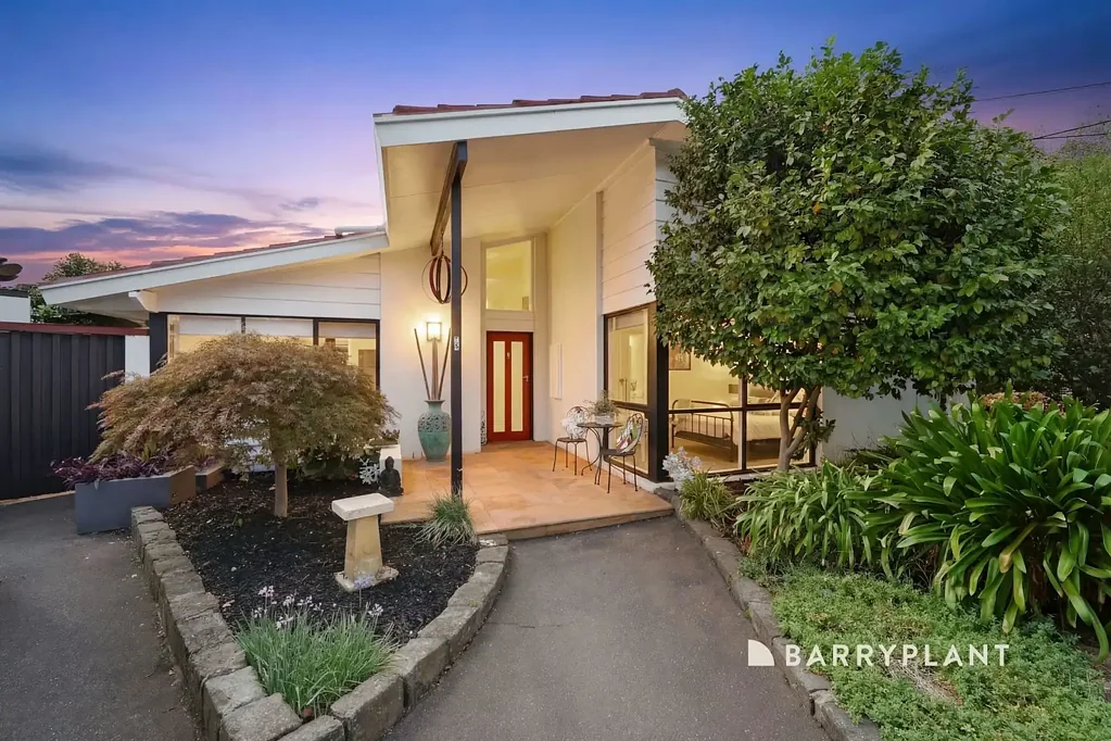 2 Dover Court, Ferntree Gully, VIC 3156