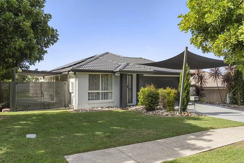 Warner 4Kwarto Quiet Cul-De-Sac Living with Solar, Side Access & Multiple Living Areas