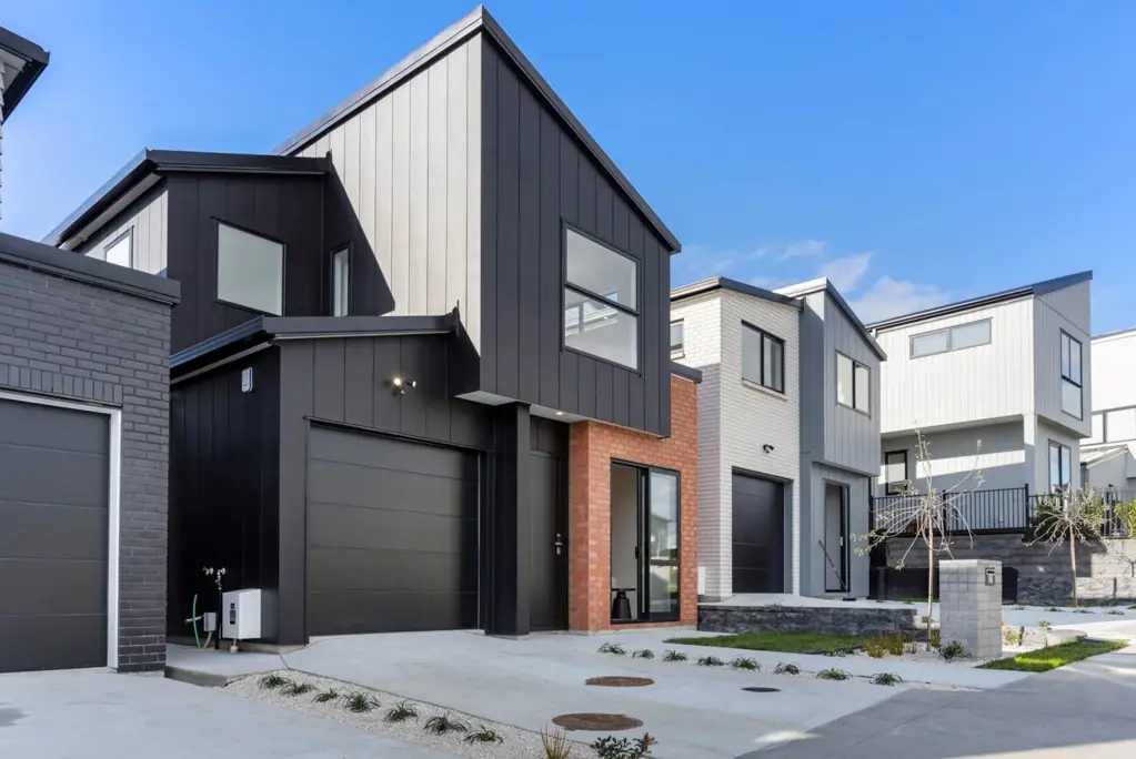 Silverdale 4房  Brand New, Built to Last – 10-Year Master Build