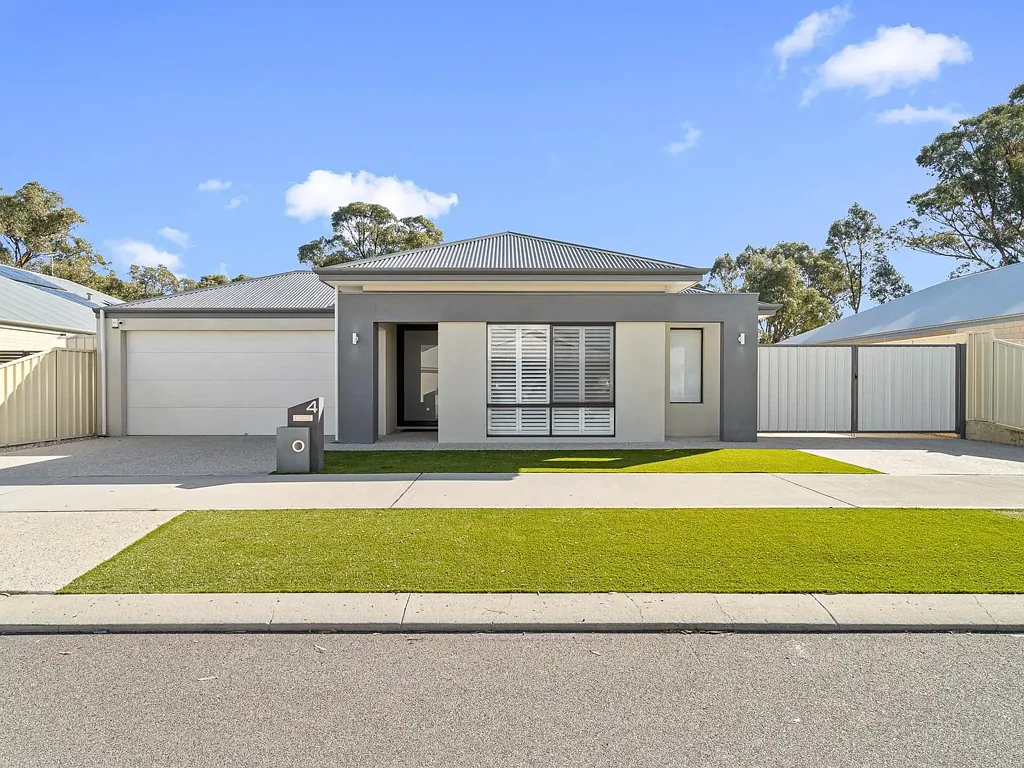 Madora Bay 4房  Luxury living with mature reserve views in prestigious Madora Bay