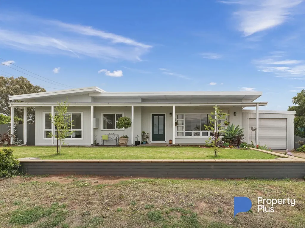 4 Maunsell Street, Charlton, VIC 3525