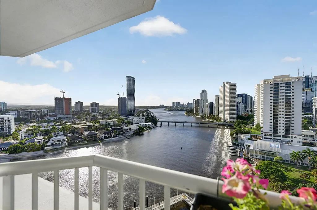 Surfers Paradise 2房  NORTH FACING RIVERFRONT APARTMENT WILL SELL