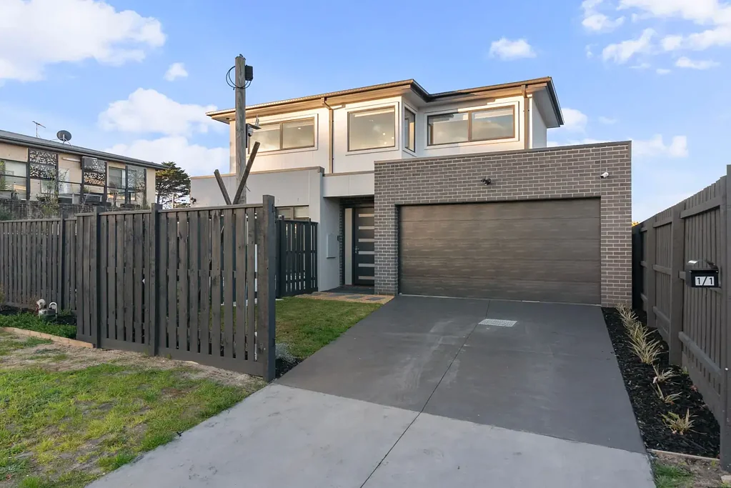 Brand new build in a prime location
