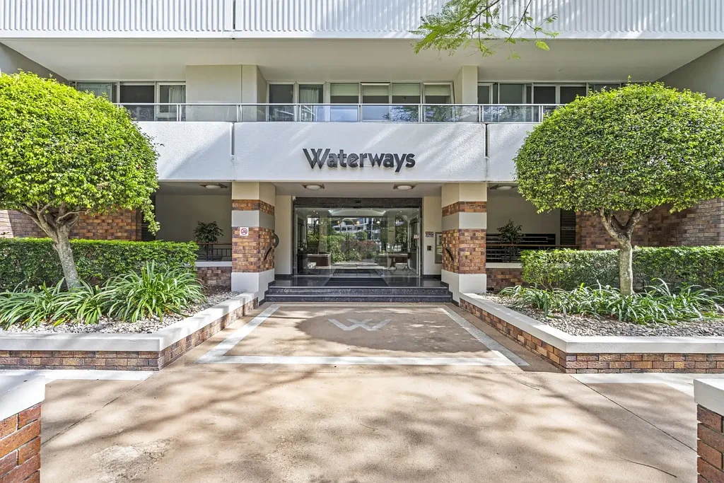 Surfers Paradise 2 Slaapkamer Prime Riverfront Living with Stunning Eastern Views