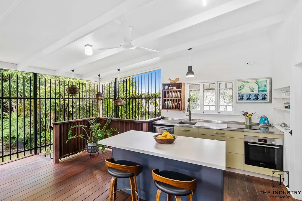 Cairns North 2침실 Beautiful Modern Queenslander with Seamless Indoor-Outdoor Living