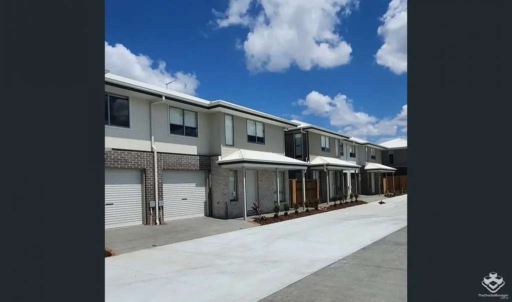 3 bedroom townhouse $590 in Richlands available after 2/10/2025