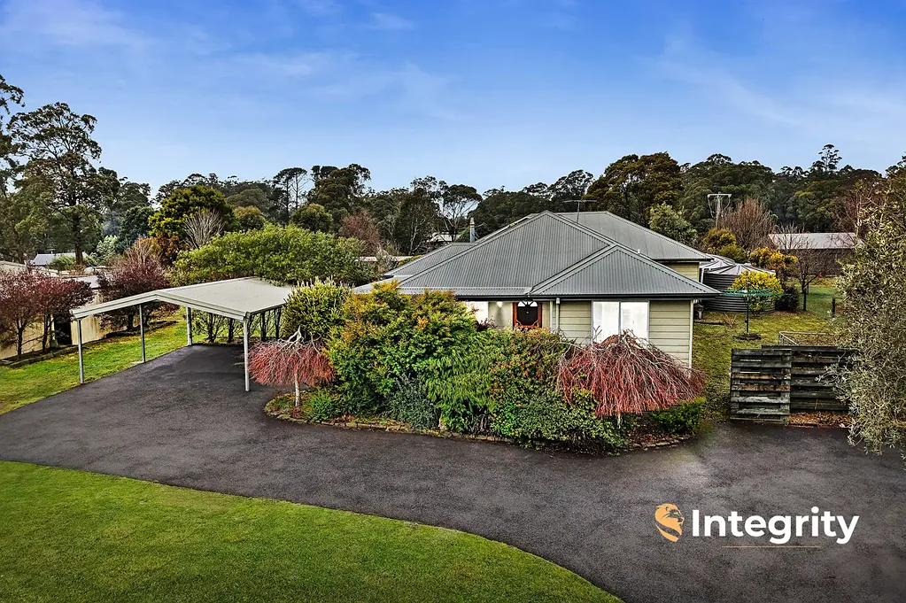 Kinglake 4 Bedroom Spacious Lifestyle Property with Subdivision Potential