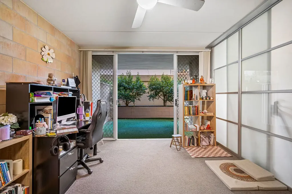 Southport 1 Slaapkamer MOTIVATED SELLERS WANT OFFERS