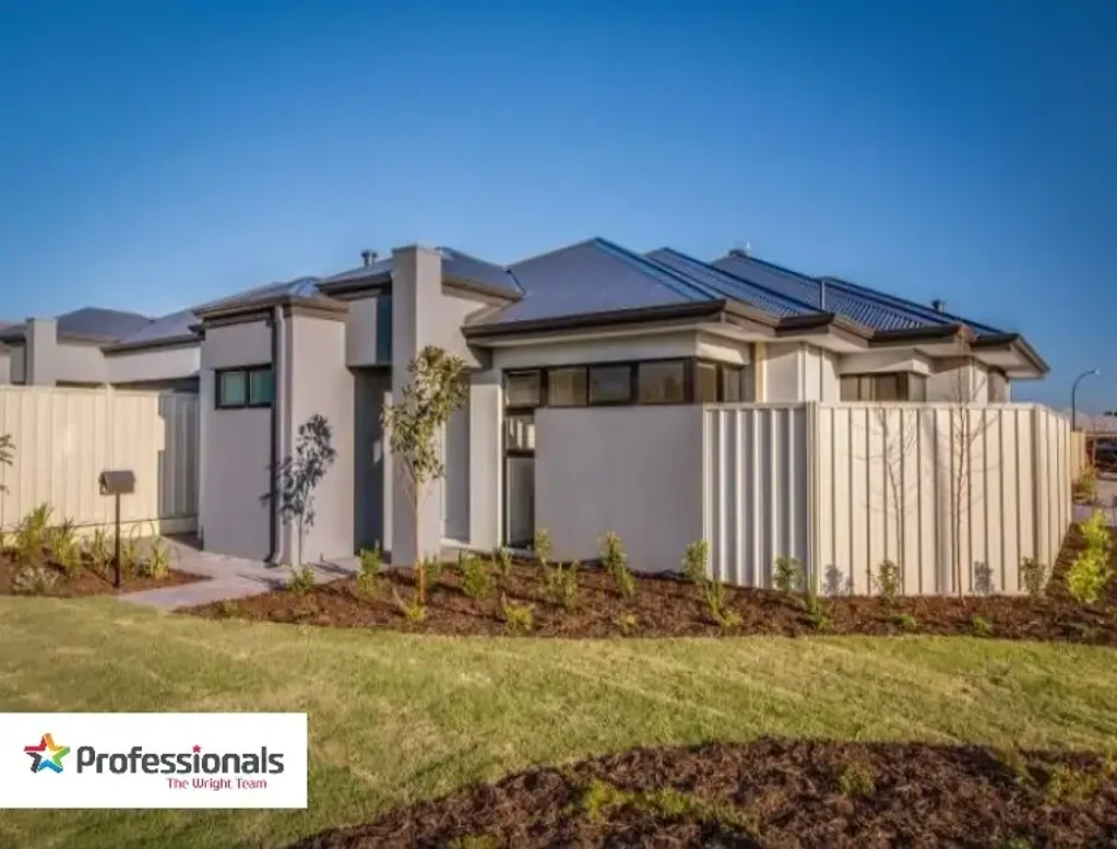 Modern 3-Bedroom, 2-Bathroom Corner Villa in Quiet Pearsall