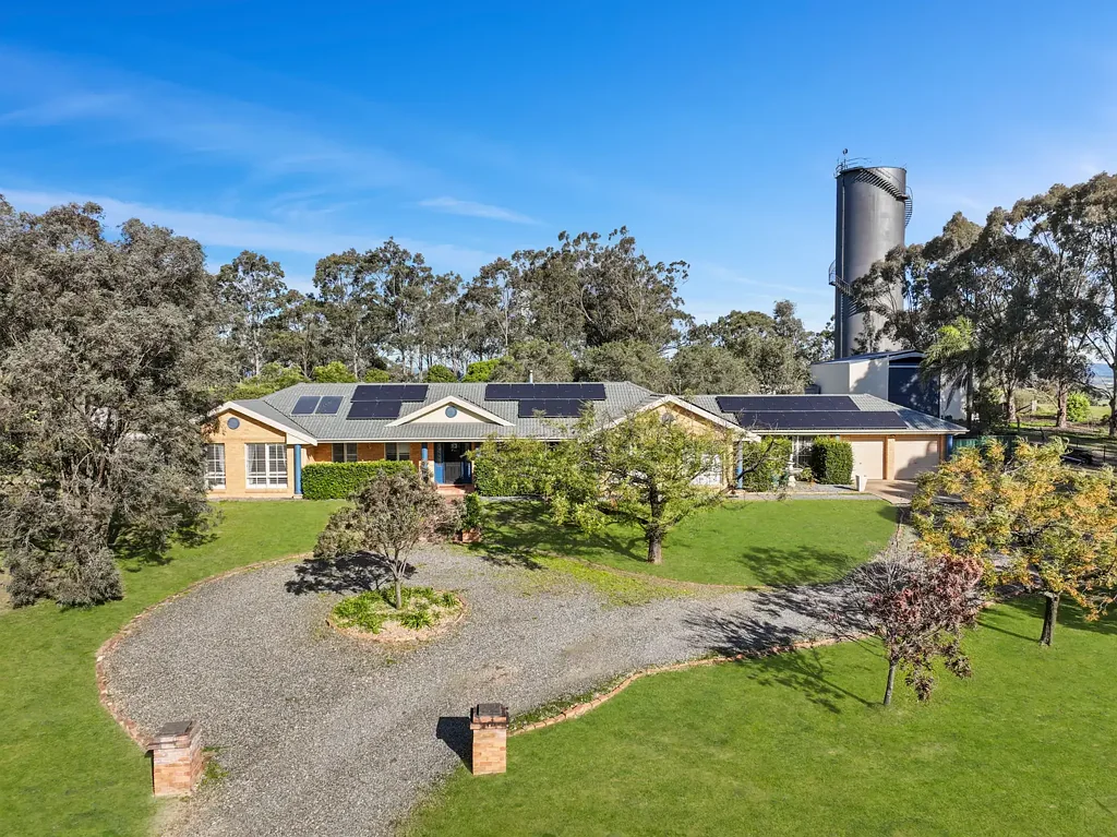 Singleton 5房  Generous Family Home in a Picturesque Location!