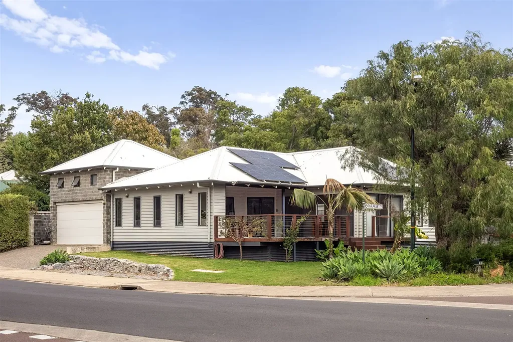 Margaret River 4ห้องนอน Dual Living Opportunity with Self-Contained Granny Flat