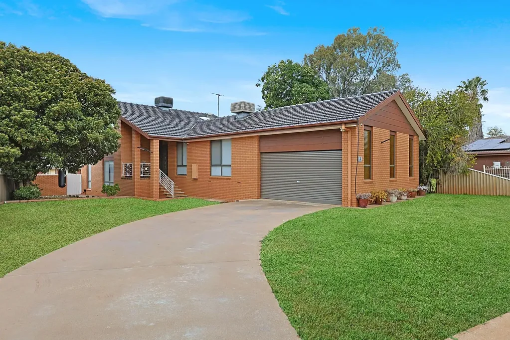 Robinvale 5 Slaapkamer Space & Comfort over 3 levels in the heart of Robinvale