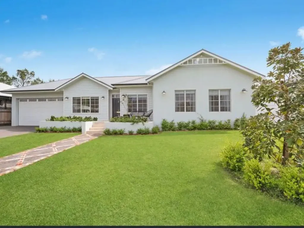 EXECUTIVE FURNISHED HOME