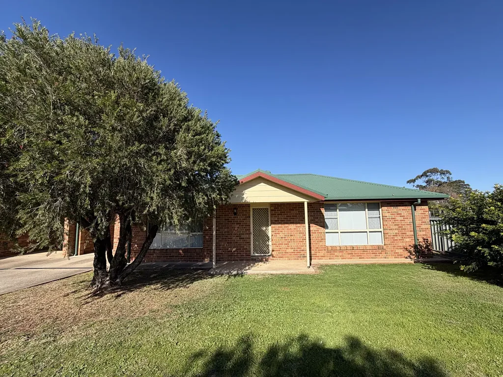 Refreshed Two Bedroom Unit In Quiet Area