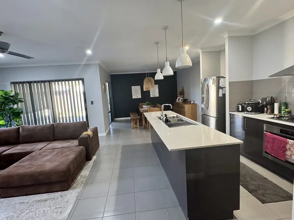 Dalyellup 4房  DALYELLUP - Nothing to do but Unpack and enjoy your new lifestyle