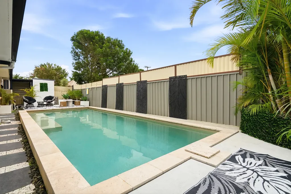 Bateau Bay 4 Slaapkamer Peaceful Single-Level Family Home in a Quiet Cul-de-Sac