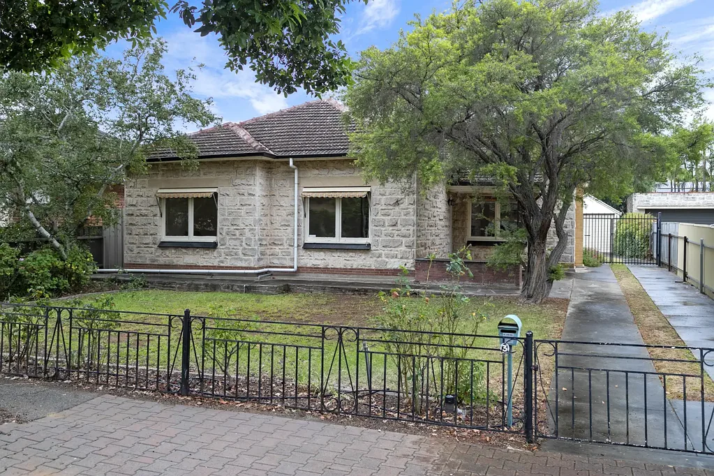 Character & Convenience in Sought-After Westbourne Park