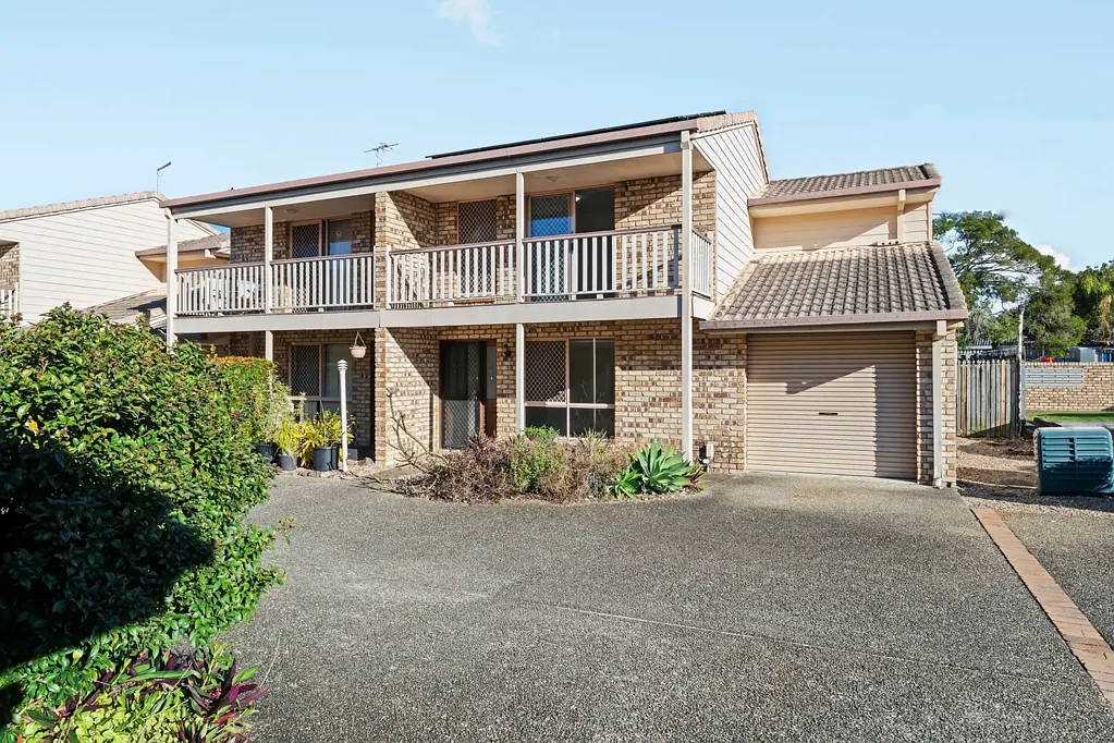 Capalaba 3房 位于 Capalaba 中心的低维护生活 Low-Maintenance Living in the Heart of Capalaba