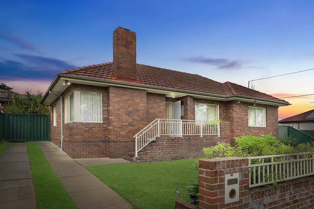 Charming 3-Bedroom Family Home in Convenient Location!