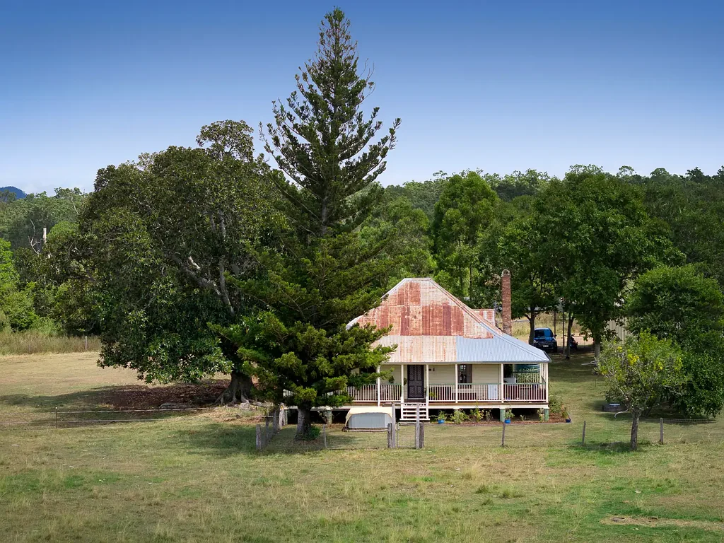 Mutdapilly Welcome to "Glen Brae" - A Picturesque 71 Acre Estate 15 Minutes To Yamanto Shopping Centre