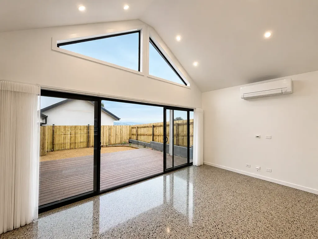 Brand New Living, Minutes from Town