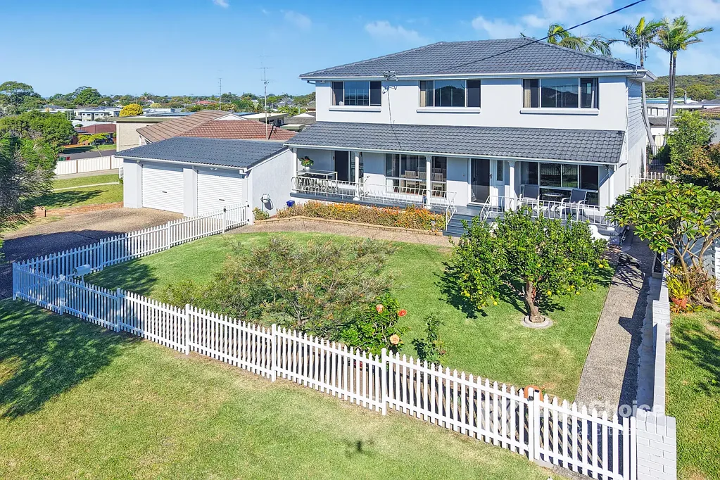 12 Phillip Crescent, Barrack Heights, NSW 2528