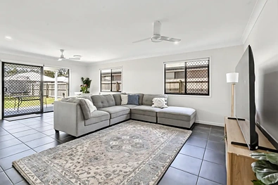 लिविंग रूम - 95A Pauls Road, Upper Caboolture, QLD 4510