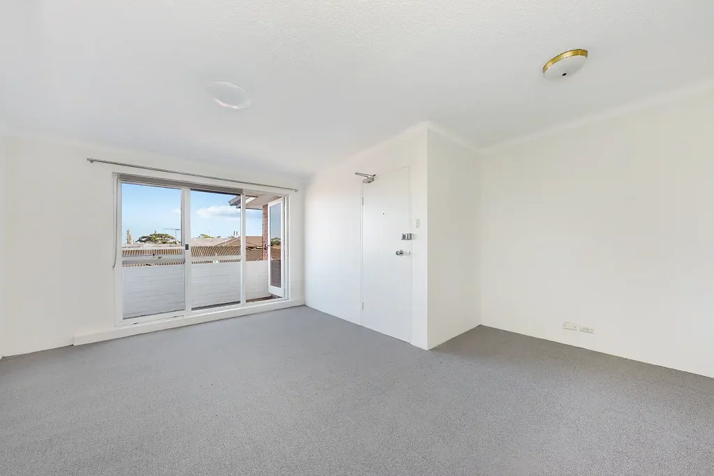 Light and Bright Apartment in Security building