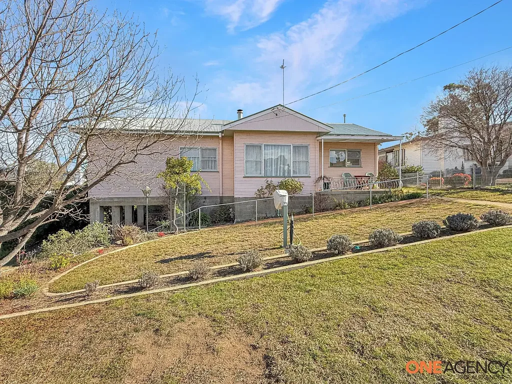 Cooma 4房  Versatile Family Home