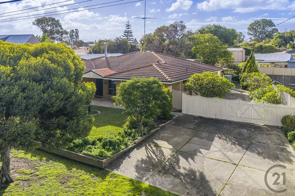 Golden Bay 3 Slaapkamer "Big Block, Endless Potential - 884sqm in Old Golden Bay"