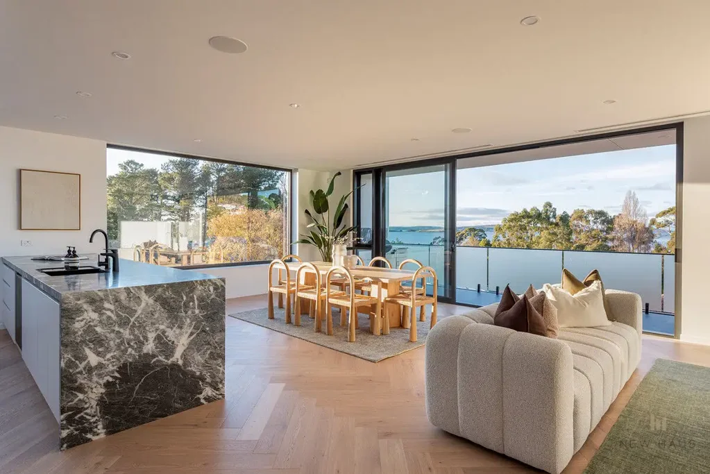 4/3 Jenkins Street, Taroona, TAS 7053
