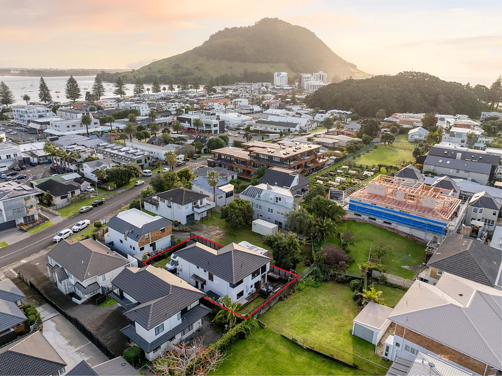 Mount Maunganui 4Phòng ngủ Modern coastal living with income potential