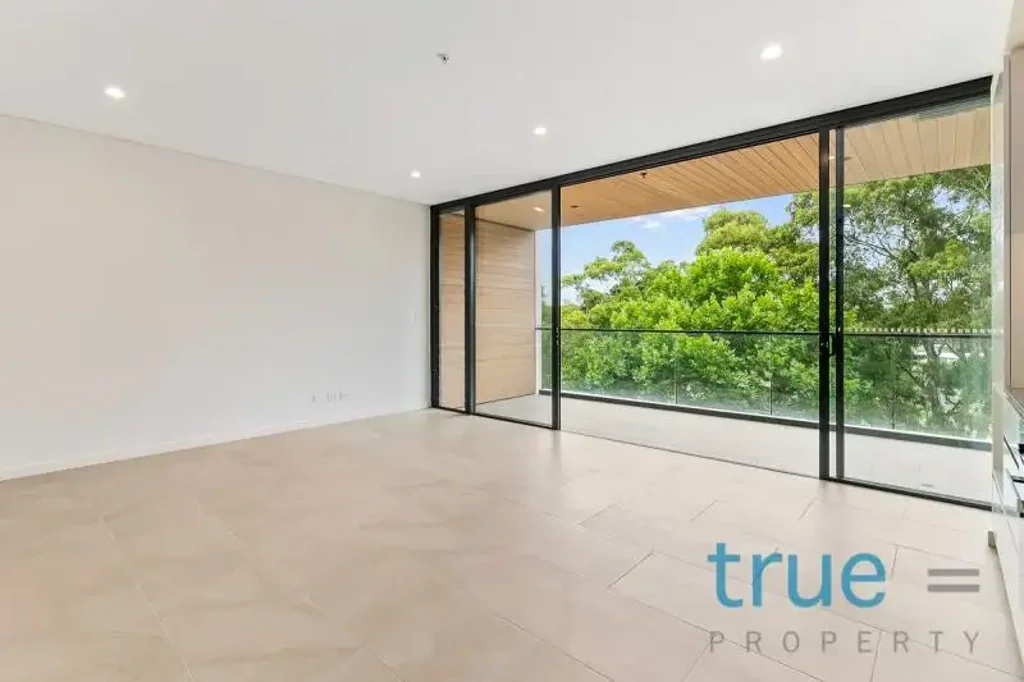 LUXURIOUS, CONTEMPORARY, AND EXCEPTIONALLY LOCATED WITH AMAZING VIEWS