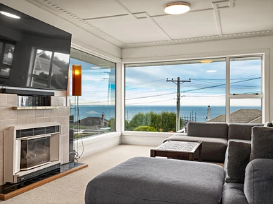 Spacious 3 Bedroom Home With Stunning Views.