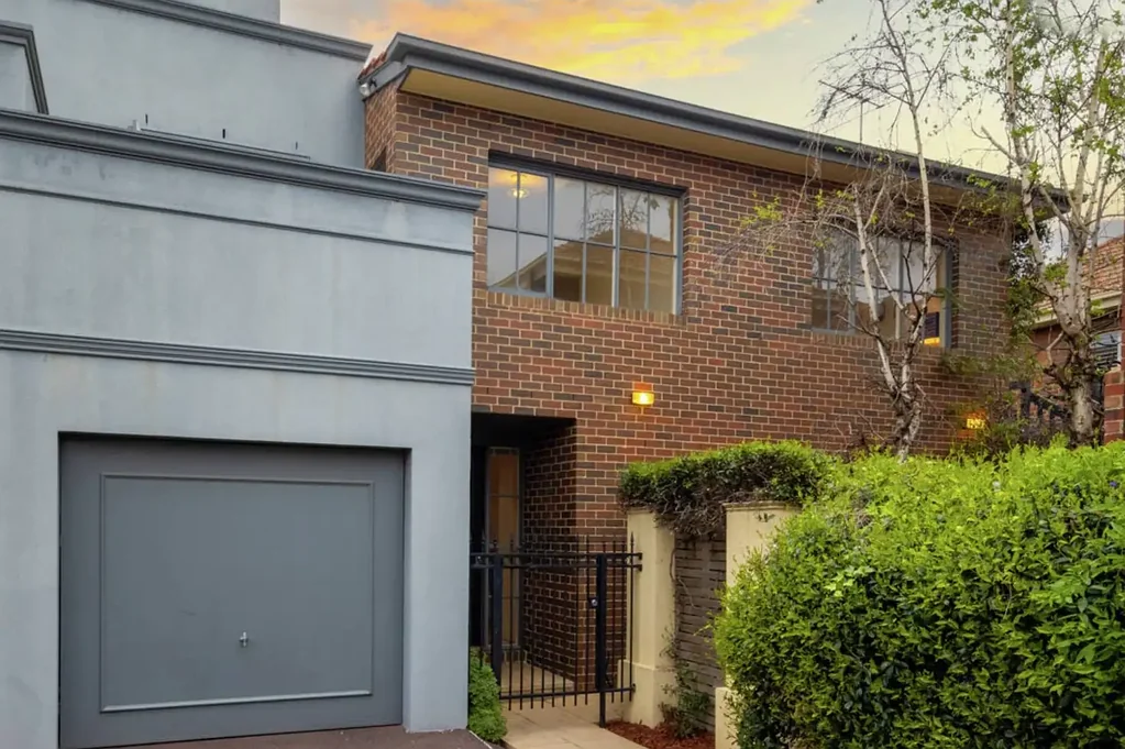 Townhouse In Exclusive Location