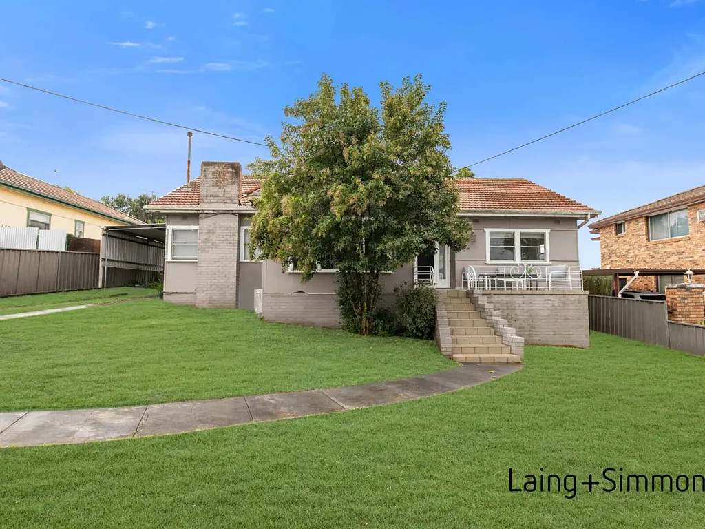 Wentworthville 4Phòng ngủ 809SQ METRES WITH A 20 METRE FRONTAGE!!