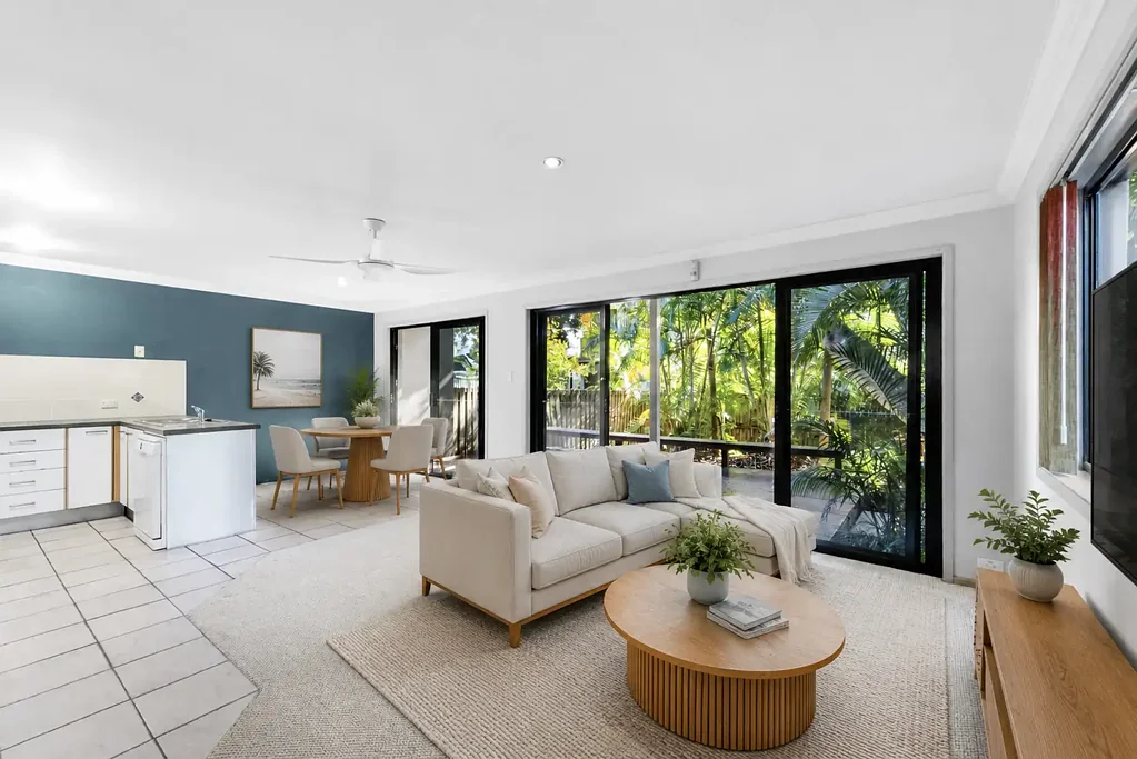 Southport 3房  One Of A Kind Townhouse In Perfect Location!