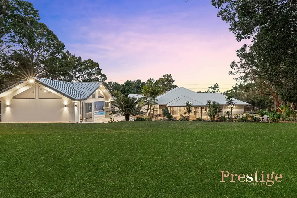 Wamberal 6ਬੈੱਡਰੂਮ Architectural Elegance Meets Resort-Style Acreage Living