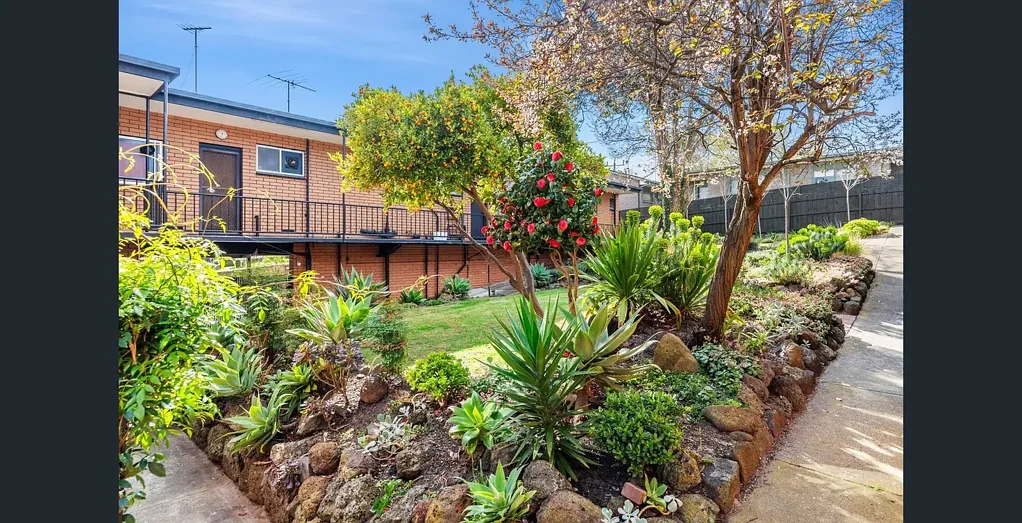 Spacious and Convenient Living in a Prime Highton Location