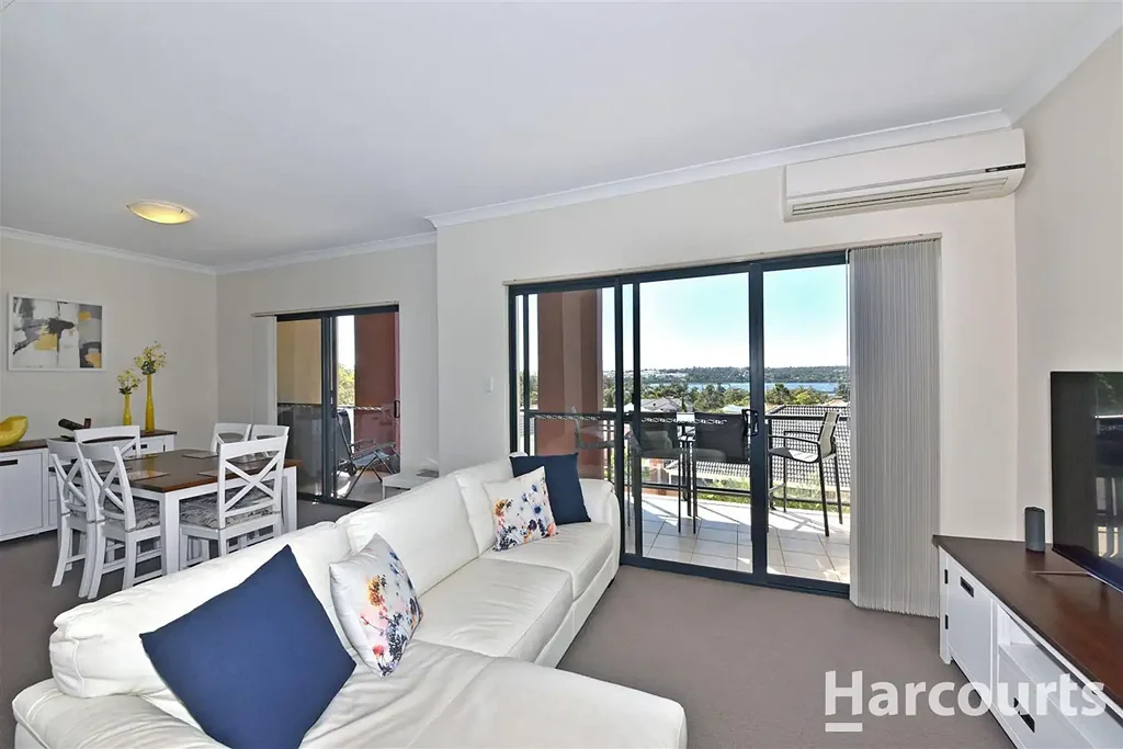 Fully Furnished & Equipped Apartment!  Short Term Lease Until Early January