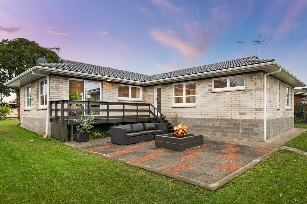 42 Ray Small Drive, Pahurehure, Papakura, Auckland