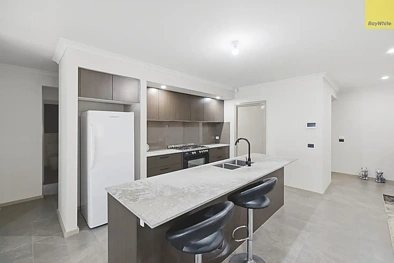 10 BLAKE DR, MADDINGLEY VIC 3340, 4 ਕਮਰੇ, 2 ਬਾਥਰੂਮ, House