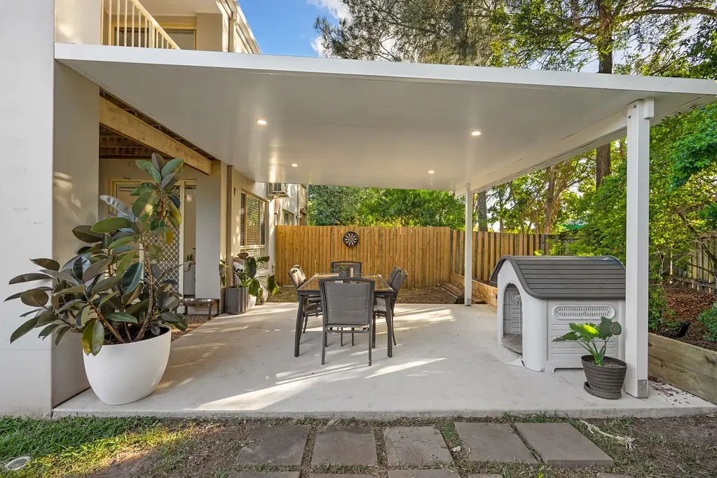 Arundel 3房  Unmissable Townhouse With A Large Backyard In A Boutique Complex