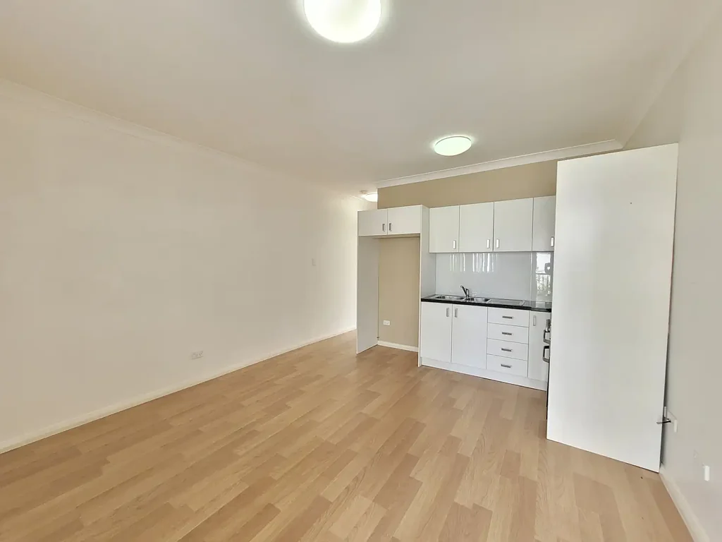 Recently renovated 1 bedroom unit